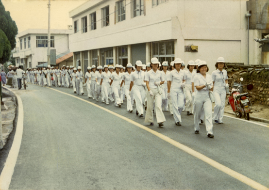 1975년 함평여자고등학교 학도호국단 행진
