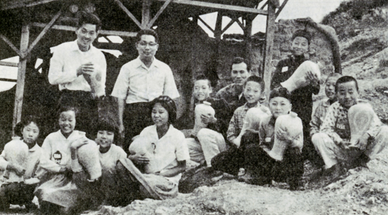 1964년 함평초등학교 고령청자 제현 모습